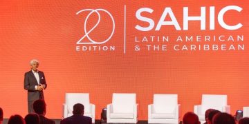 “A região não apenas resiste aos ciclos globais, mas se posiciona como uma das principais oportunidades de crescimento para investidores que buscam ativos reais, com demanda consistente e potencial de valorização no longo prazo”, afirma Arturo García Rosa, Presidente e CEO do SAHIC. Foto: Divulgação | SAHIC