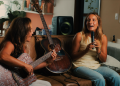 Alexia Leal Monteiro, embaixadora WAAW e sua mãe Regiane Leal - foto de divulgação WAAW by Alok