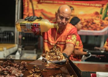Feira Nacional do Podrão retorna ao Bangu Shopping com lanches gigantes e programação para toda a família