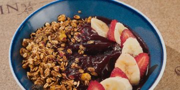 Cardin - Açai com Frutas e Granolas