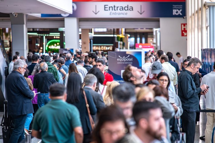 Equipotel marca presença no SINDEPAT Summit 2026 e fortalece conexões no segmento de entretenimento e hospitalidade
