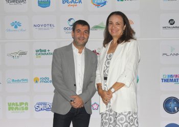Pablo Morbis, CEO do Grupo Cataratas e presidente do Conselho do Sindepat, e Carolina Negri, presidente executiva do Sindepat/ Foto: Divulgação: Alexandre Campbell