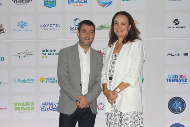 Pablo Morbis, CEO do Grupo Cataratas e presidente do Conselho do Sindepat, e Carolina Negri, presidente executiva do Sindepat/ Foto: Divulgação: Alexandre Campbell