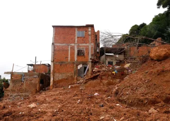 Crédito para atingidos pelas chuvas em MG