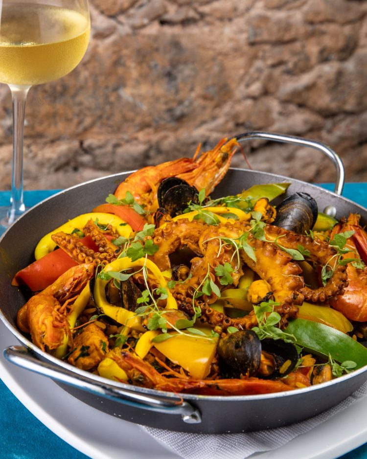 Casa Mila Paella de Frutos do Mar