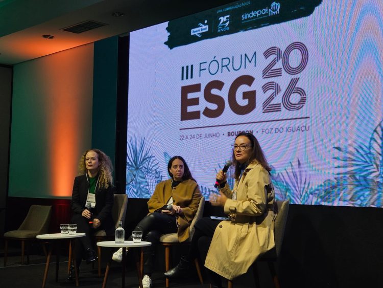 Camilla Barreto, da BLTA, Marina Figueiredo, da Braztoa, e Carolina Negri, do SINDEPAT. Foto: Divulgação
