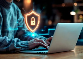 Com equipes reduzidas no meio do ano, empresas ampliam atenção à proteção de informações sensíveis, propriedade intelectual e projetos de inteligência artificial