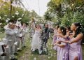 Comemoração recem casados e amigos