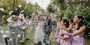 Comemoração recem casados e amigos