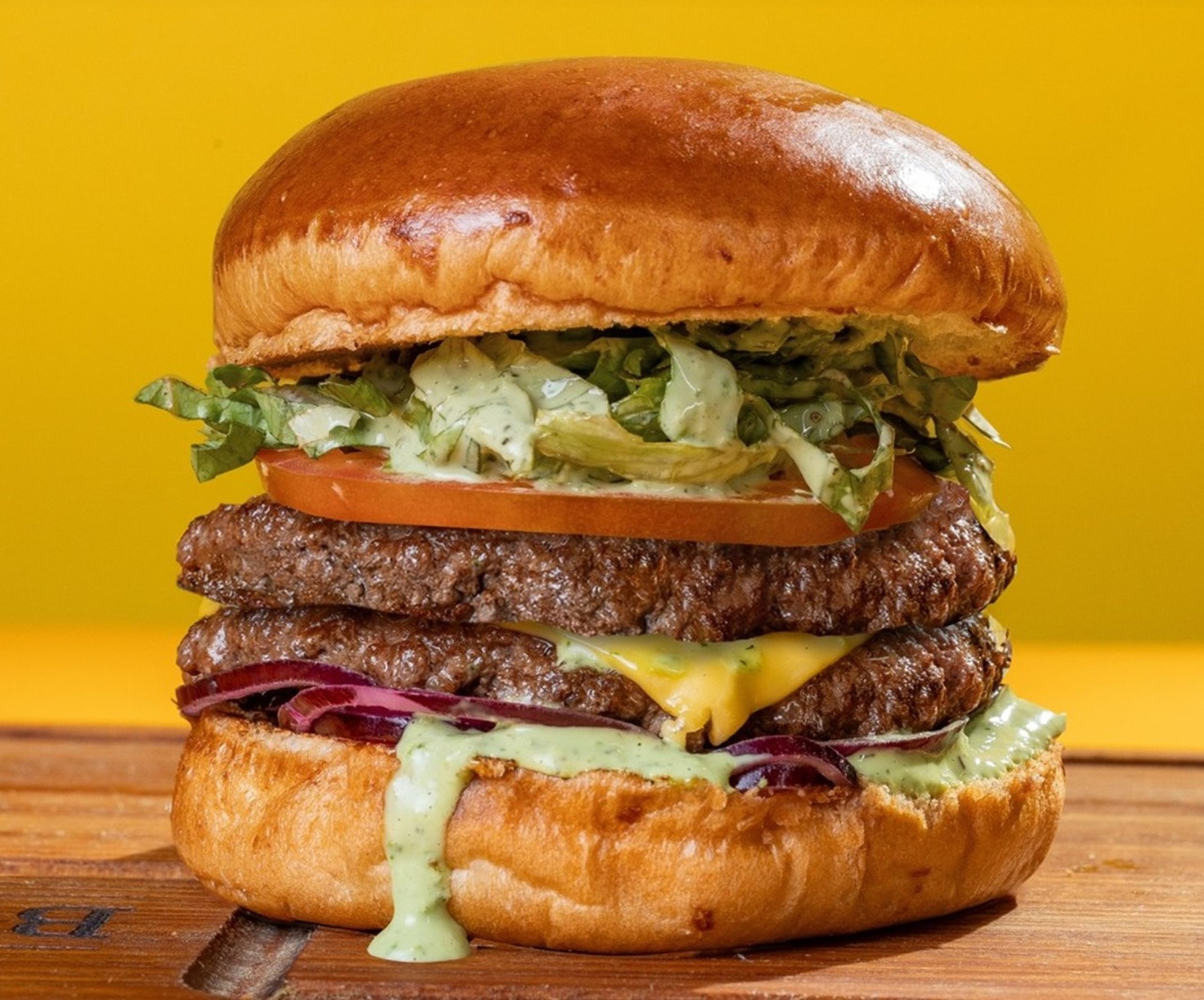 Grupo Burguês lança novo modelo de negócio e inaugura primeira loja física em shopping