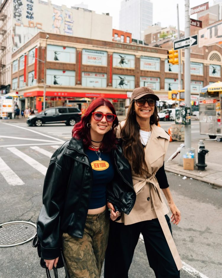 Mônica Martelli protagoniza campanha "Viagens que Conectam Gerações"