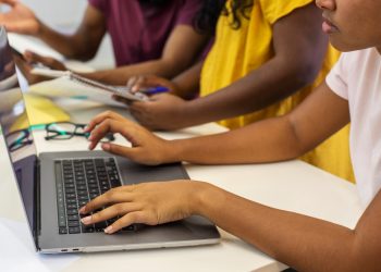 Instituto Nexxera supera marca de 220 mil pessoas impactadas com projetos de educação e inclusão social