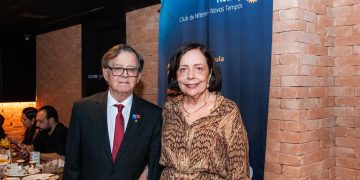 Angela Riccomi, presidente do Rotary Club e seu esposo