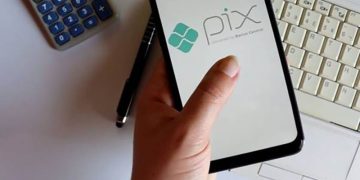 Elo e FutebolCard levam Pix por biometria à compra de ingressos esportivos