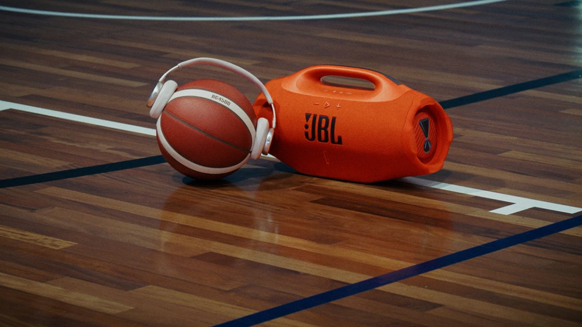 JBL celebra 80 anos reforçando apoio ao esporte como patrocinadora do NBB CAIXA