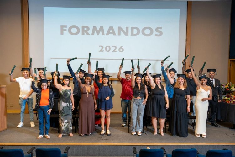 Formatura do Projeto de Escolarização no BarraShopping