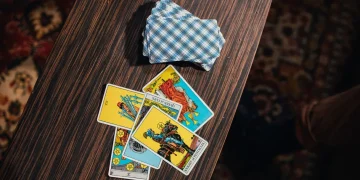 Tiragem de uma carta: como funciona a consulta rápida de tarot