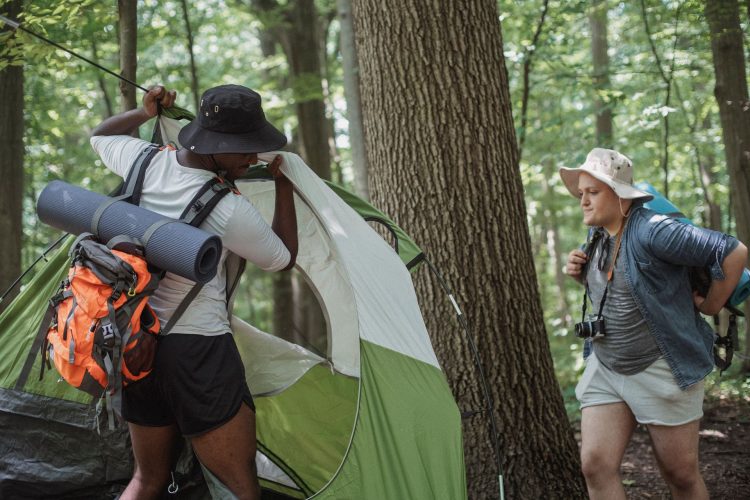 Checklist de acampamento para o verão: o que não pode faltar na mochila