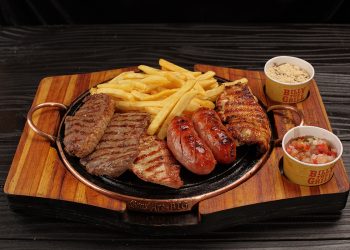 A revolução do churrasco na pedra: Billy The Grill aposta em nova experiência, cortes em bife e pratos compartilháveis