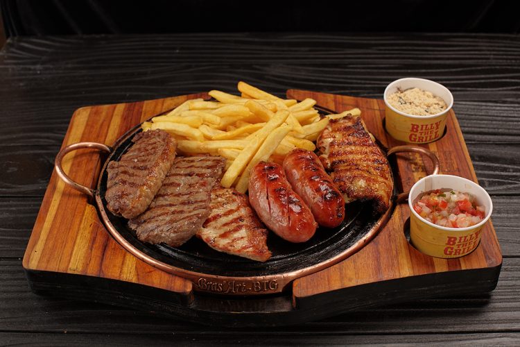 A revolução do churrasco na pedra: Billy The Grill aposta em nova experiência, cortes em bife e pratos compartilháveis
