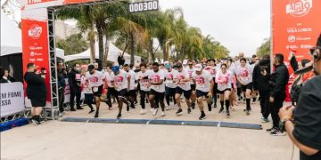 Serra da Mantiqueira doa mais de 23 mil copos de água para corrida contra a fome