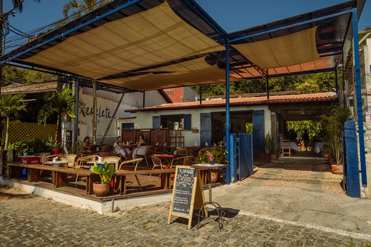 Xerelete celebra dois anos com chefs convidados e roda de samba em Búzios
