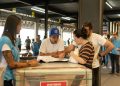 Vilarejo promove feirão com produtos de alta qualidade e preços abaixo do custo no Centro de Distribuição